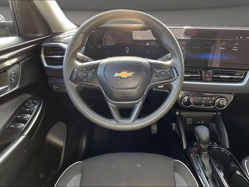 Used 2025 Chevrolet TrailBlazer LT AWD/4WD image 11