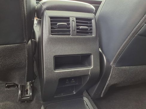 Used 2024 Mitsubishi Outlander SE image 15