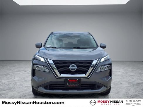 Used 2023 Nissan Rogue SV FWD image 3
