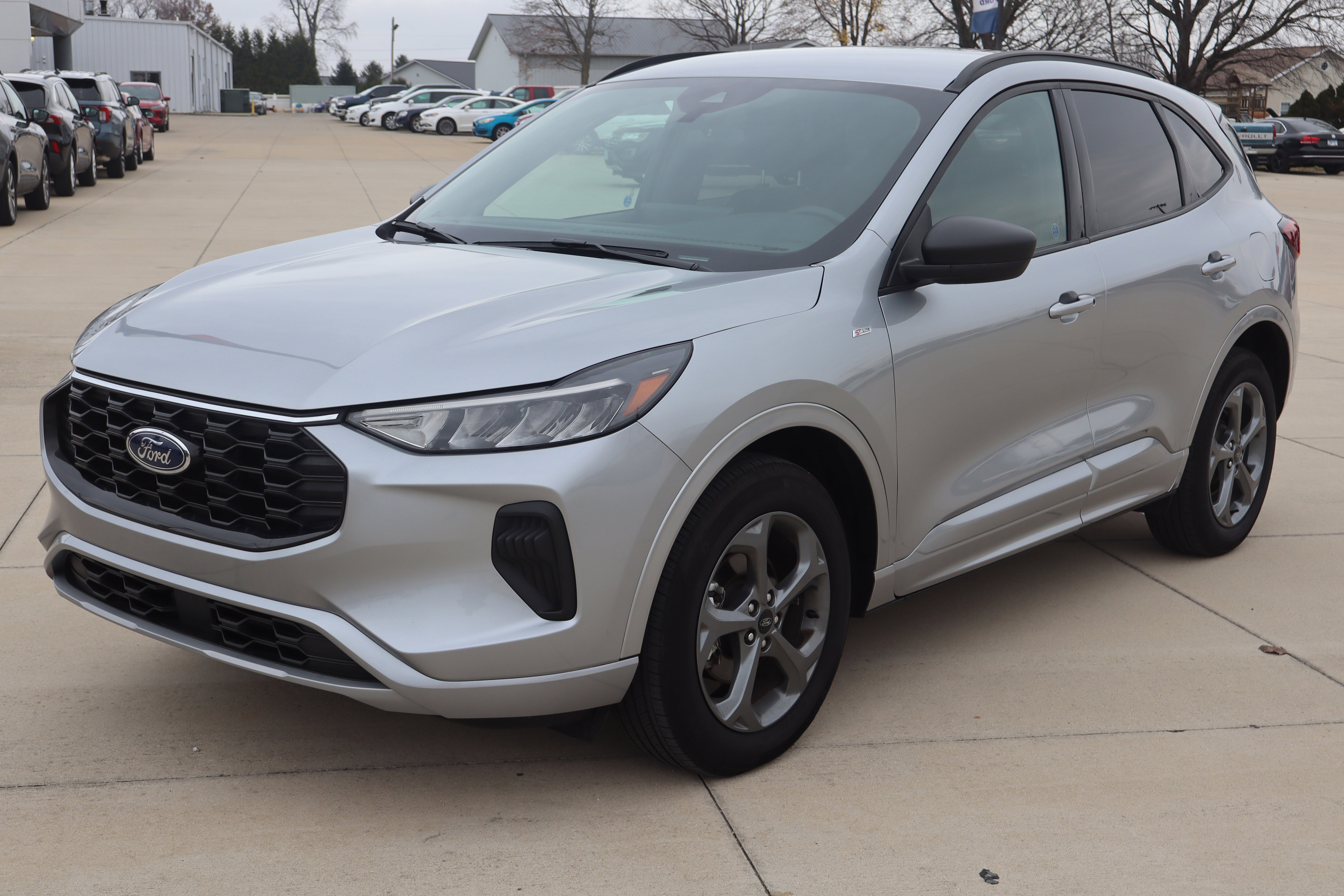 Used 2023 Ford Escape ST-Line w/ Tech Pack #1 AWD/4WD image 2