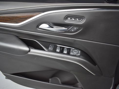 Used 2022 Cadillac Escalade Sport Platinum image 13