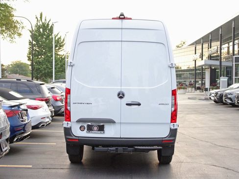 Used 2025 Mercedes-Benz Sprinter 2500 image 4