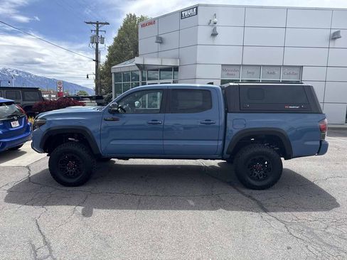 Used 2018 Toyota Tacoma TRD Pro AWD/4WD image 9
