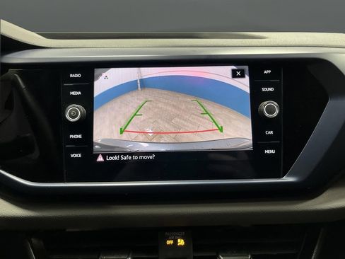 Used 2022 Volkswagen Taos SE w/ IQ.Drive SE Package image 9