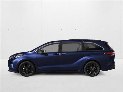New 2026 Toyota Sienna XSE image 3