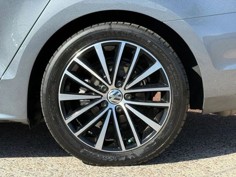 Used 2016 Volkswagen Jetta Sport FWD image 27