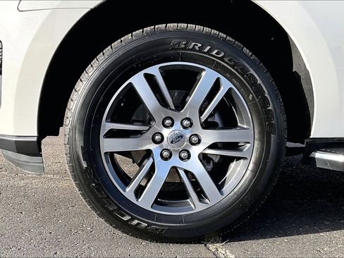 Used 2022 Ford Expedition Max XLT image 8