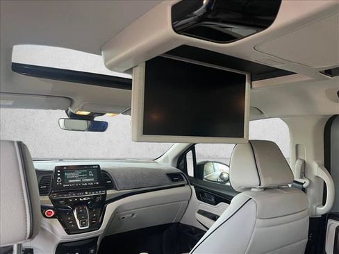 Used 2025 Honda Odyssey Touring image 13