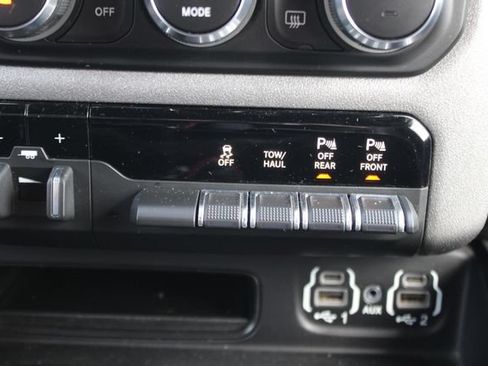 Used 2021 RAM 1500 Big Horn w/ Built-to-serve Edition AWD/4WD image 9