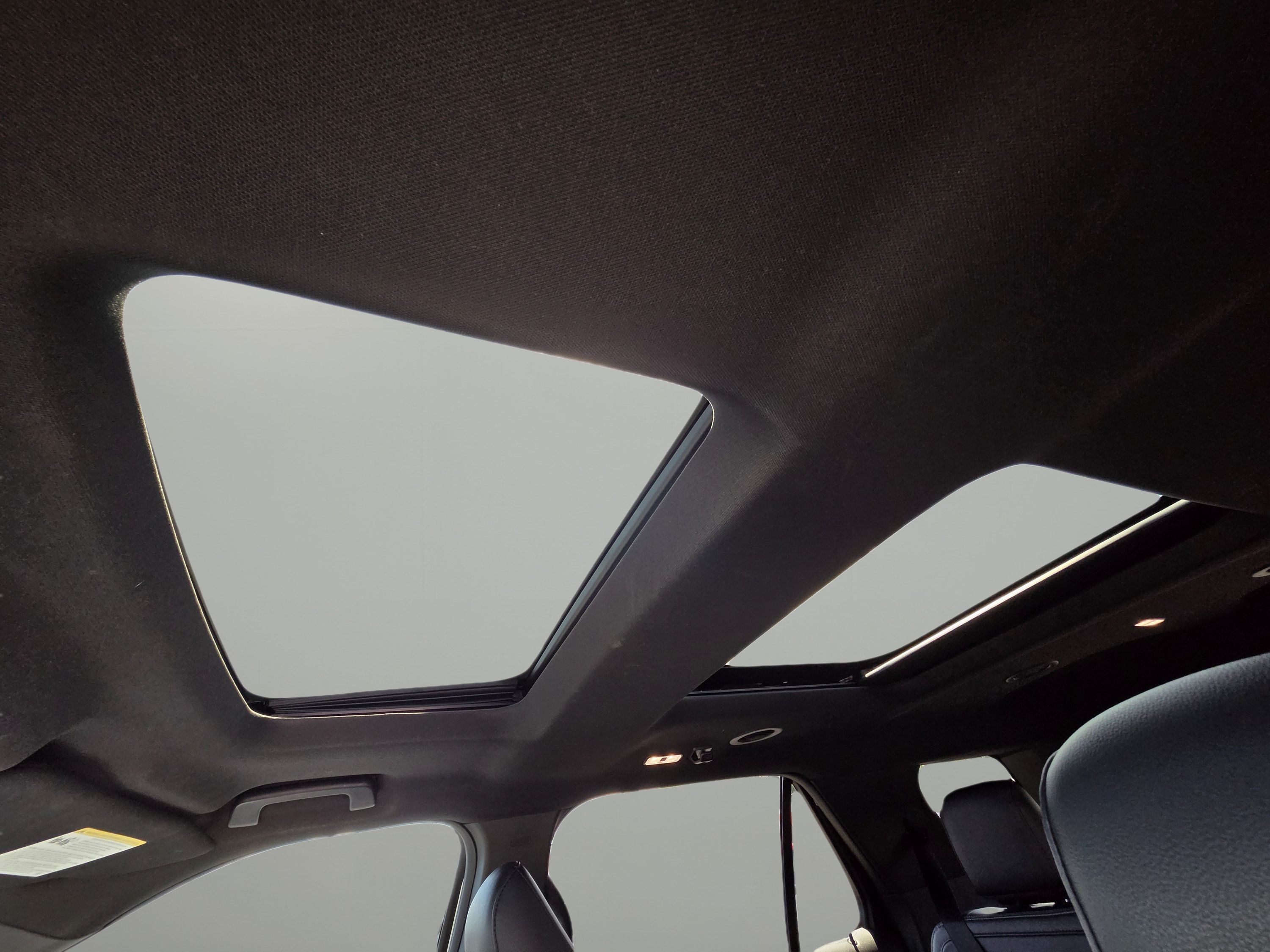 Used 2019 Ford Explorer Limited w/ Ford Safe & Smart Package FWD image 18