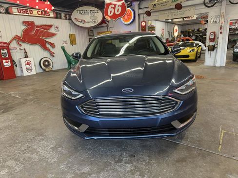 Used 2018 Ford Fusion SE w/ Fusion SE Technology Package FWD image 8