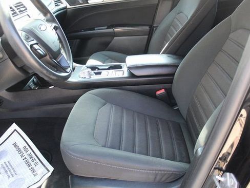 Used 2020 Ford Fusion SE image 8
