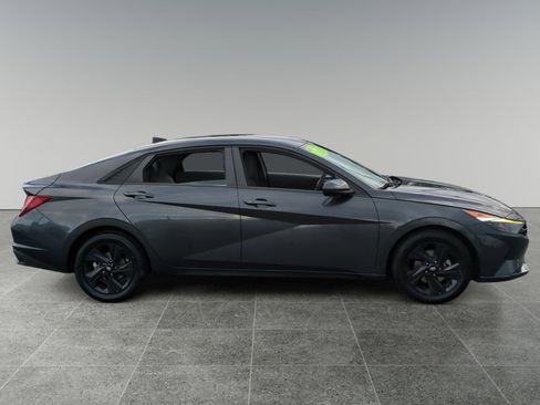 Used 2021 Hyundai Elantra SEL image 6