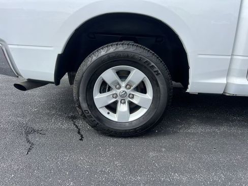 Used 2021 RAM 1500 Tradesman w/ Chrome Appearance Group RWD image 27