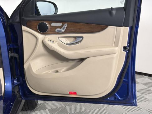 Used 2022 Mercedes-Benz GLC 300 image 31