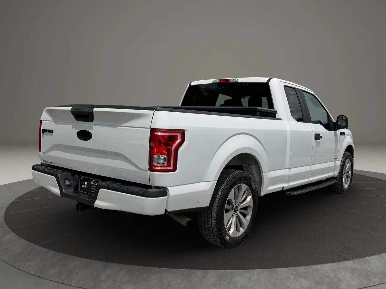 Used 2017 Ford F150 XL w/ Equipment Group 101A Mid RWD image 4