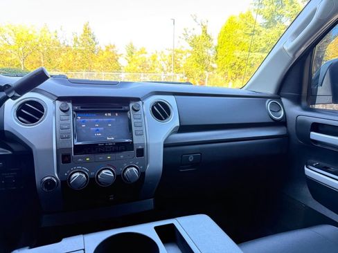Used 2018 Toyota Tundra SR5 AWD/4WD image 48