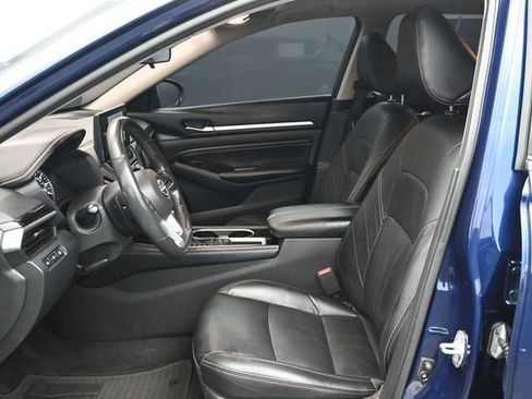Used 2023 Nissan Altima 2.5 SR w/ SR Premium Package FWD image 7