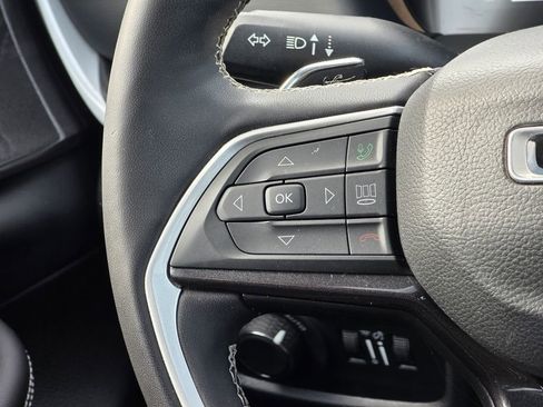 Used 2023 Jeep Grand Cherokee Laredo w/ Luxury Tech Group I image 20