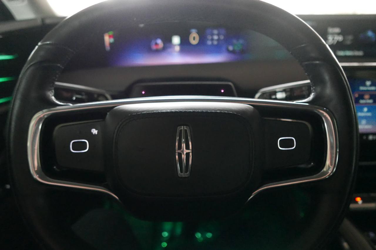 Used 2024 Lincoln Nautilus Reserve AWD/4WD image 19