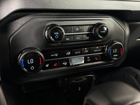 Used 2025 Ford Bronco Badlands AWD/4WD image 17