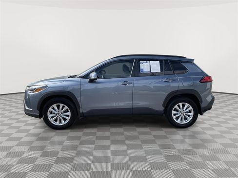 Used 2022 Toyota Corolla Cross LE w/ Moonroof Package AWD/4WD image 29
