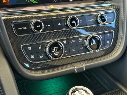Certified 2022 Bentley Bentayga image 23