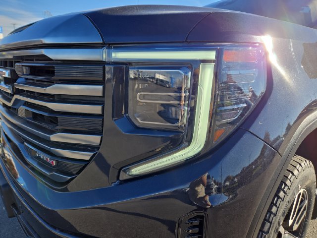 Used 2022 GMC Sierra 1500 AT4 w/ AT4 Premium Package AWD/4WD image 6