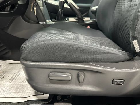 Used 2009 Toyota Camry SE FWD image 12