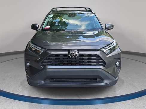 Used 2022 Toyota RAV4 XLE Premium FWD image 3