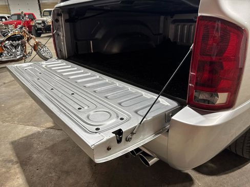 Used 2005 Dodge Ram 1500 Truck 2WD Quad Cab image 44
