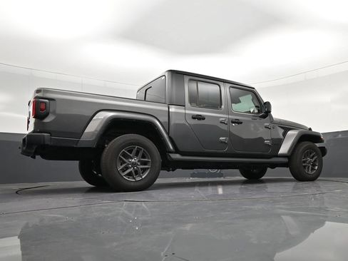 Used 2025 Jeep Gladiator Sport AWD/4WD image 27