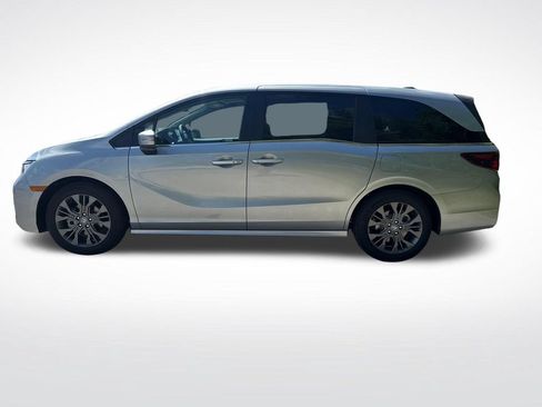 New 2026 Honda Odyssey Touring image 6