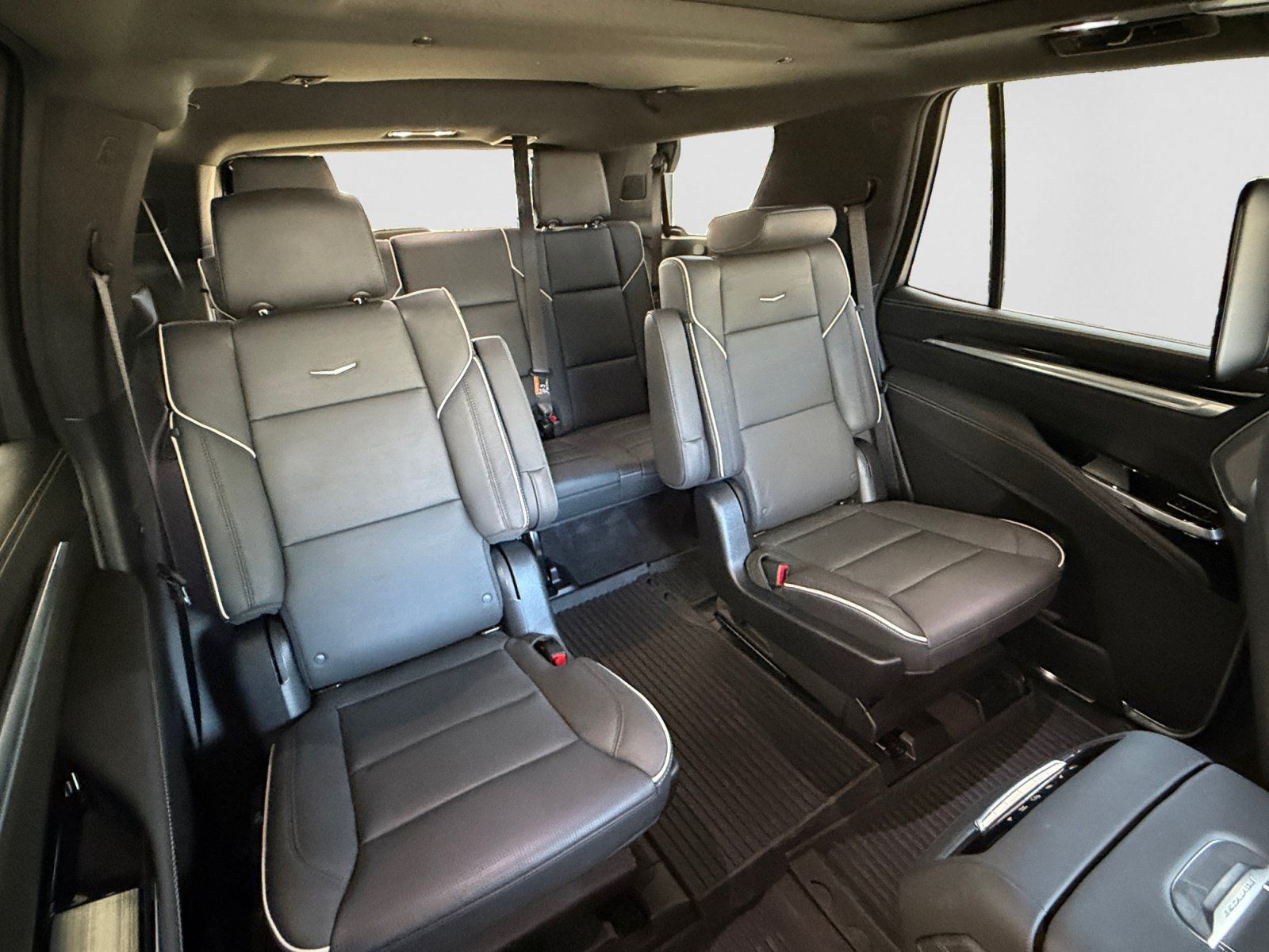 Used 2025 Cadillac Escalade Sport w/ Touring Package AWD/4WD image 17