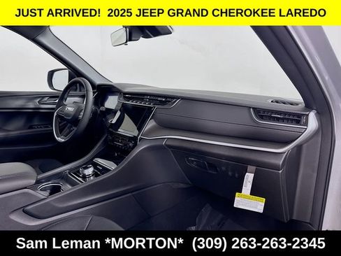 New 2025 Jeep Grand Cherokee Laredo w/ Luxury Tech Group I image 28