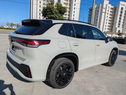 New 2026 Volkswagen Tiguan SE R-Line image 4