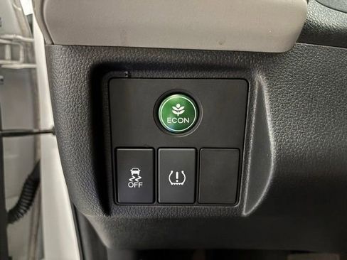 Used 2018 Honda HR-V EX image 26