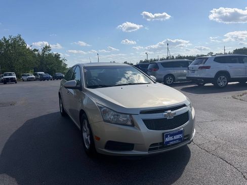 Used 2014 Chevrolet Cruze LT w/ All-Star Edition FWD image 4