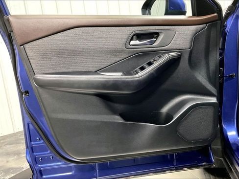 Used 2023 Nissan Rogue SV image 23