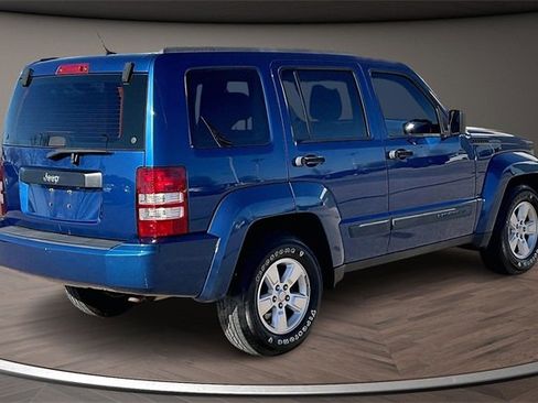 Used 2010 Jeep Liberty Sport image 2