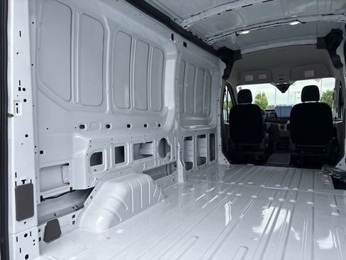 Used 2023 Ford E-Transit Medium Roof RWD image 35