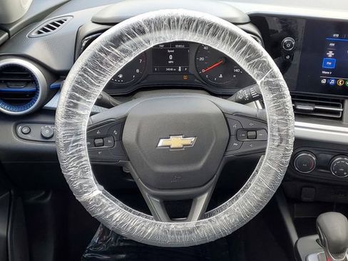 Used 2024 Chevrolet Trax LS FWD image 29