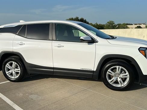 Used 2024 GMC Terrain SLE FWD image 13