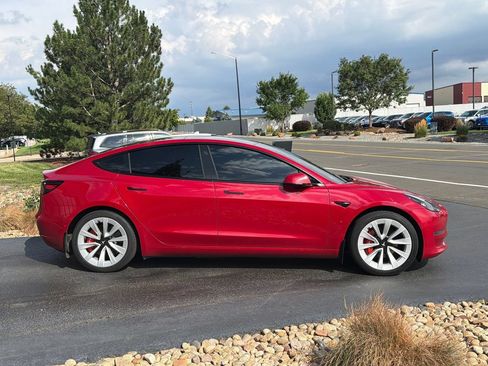 Used 2022 Tesla Model 3 RWD image 3