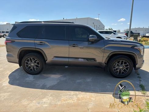 Used 2023 Toyota Sequoia Platinum AWD/4WD image 4