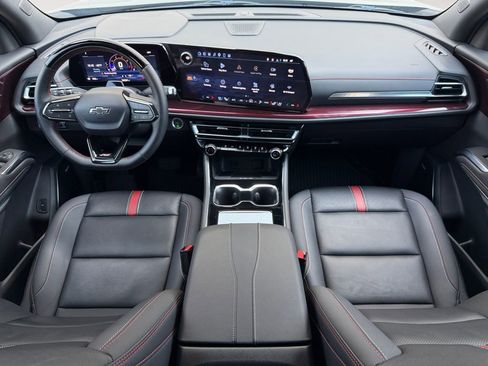 Used 2025 Chevrolet Traverse RS w/ LPO, Floor Liner Package FWD image 16
