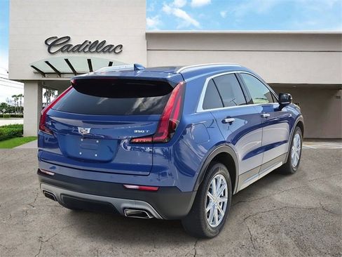 Used 2023 Cadillac XT4 Premium Luxury image 5