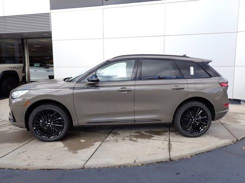 New 2026 Lincoln Corsair Reserve w/ Jet Appearance Package image 2