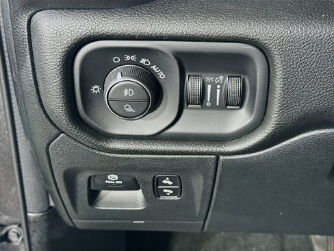 Used 2023 RAM 1500 Laramie AWD/4WD image 22