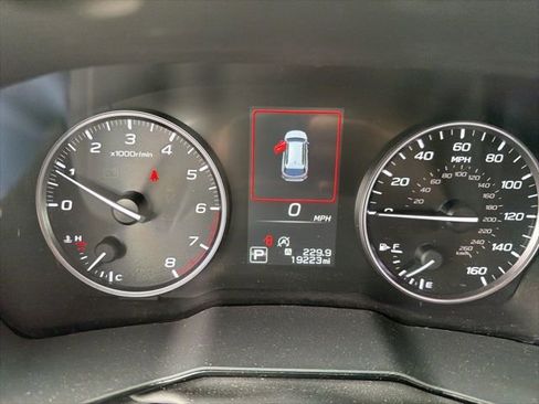 Used 2024 Subaru Outback Premium AWD/4WD image 13